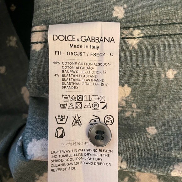 Dolce & Gabbana new (no tags) slim fit dress shirt. Size Small (15 / 38) - Picture 6 of 6